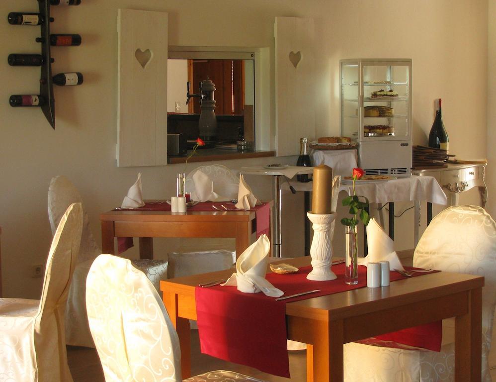 Pension Am Radweg & Ristorante Juani Wriezen Екстериор снимка