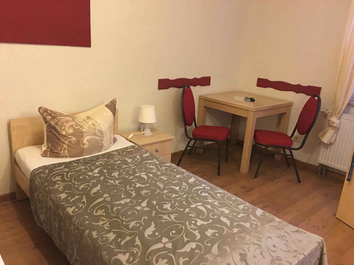 Pension Am Radweg & Ristorante Juani Wriezen Екстериор снимка