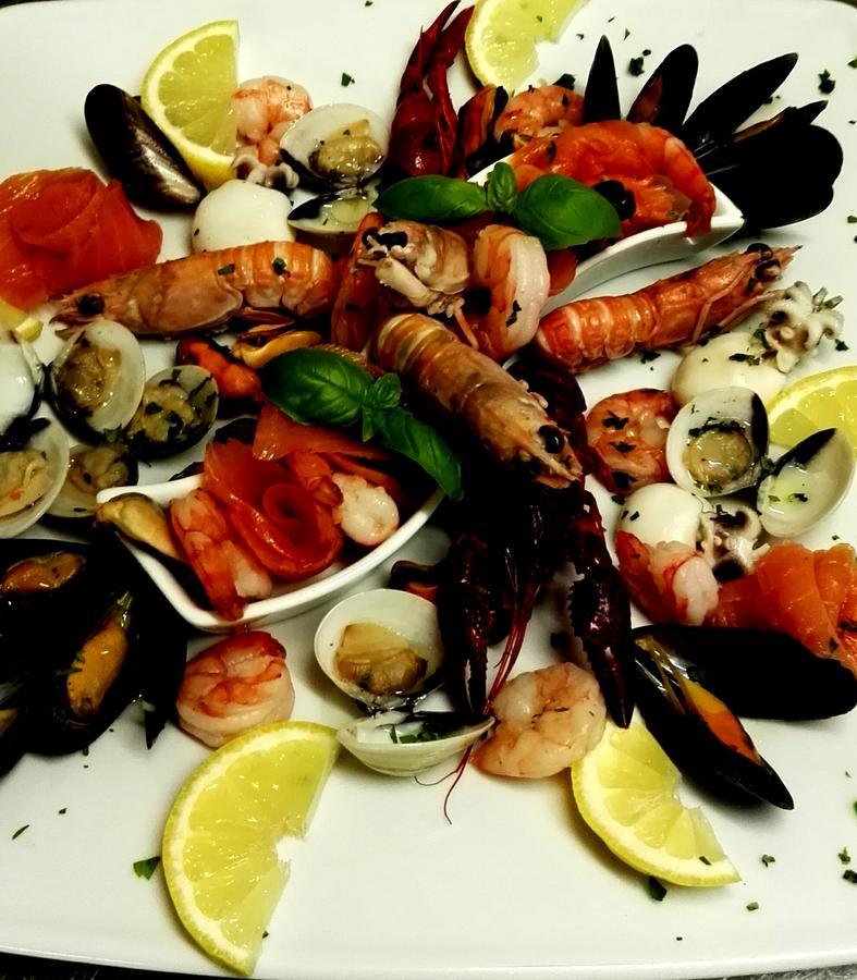 Pension Am Radweg & Ristorante Juani Wriezen Екстериор снимка